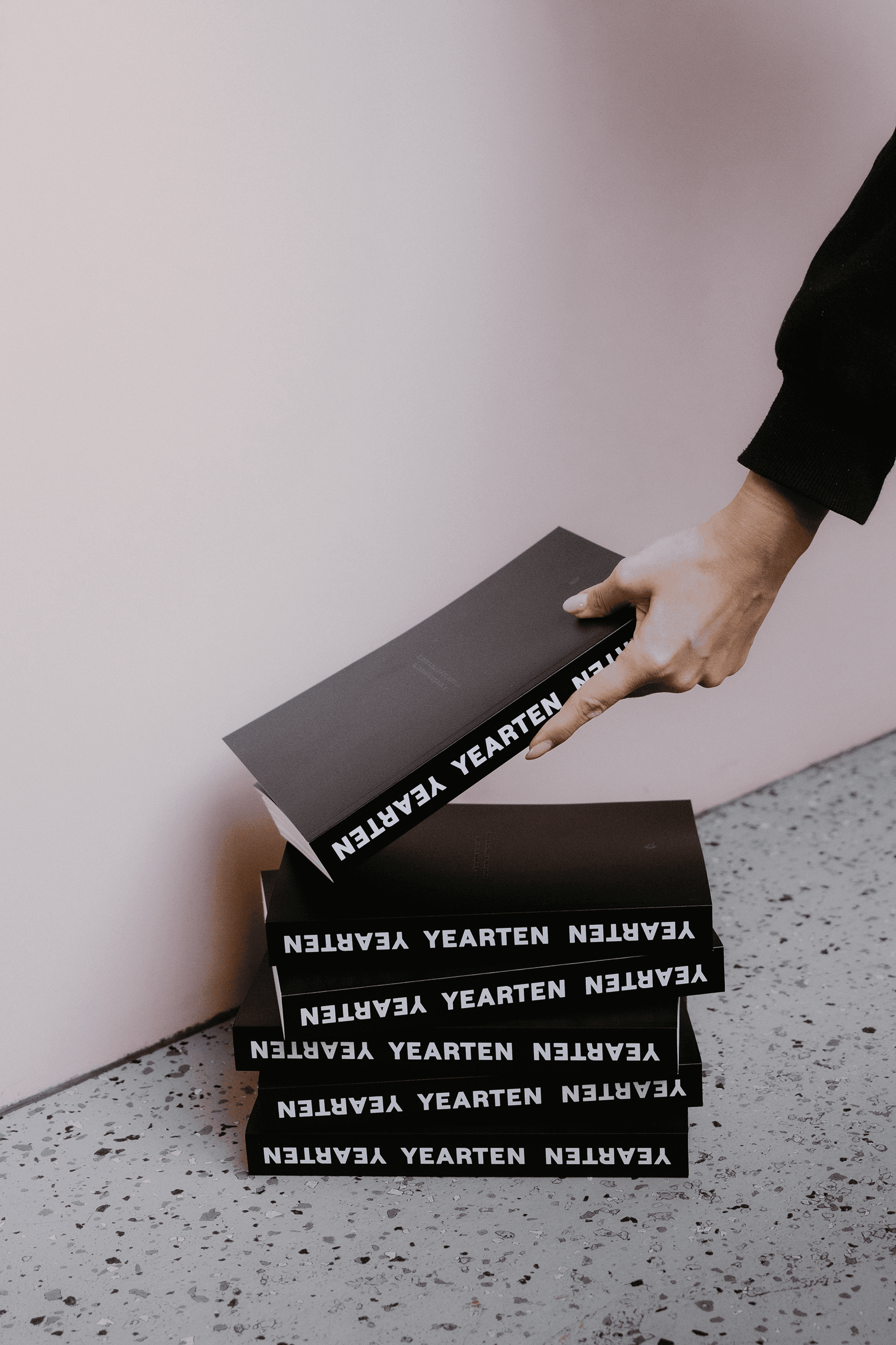 Detailansicht einer DAYONE-Publikation als Teaser für das Whitepaper Design Innovation.