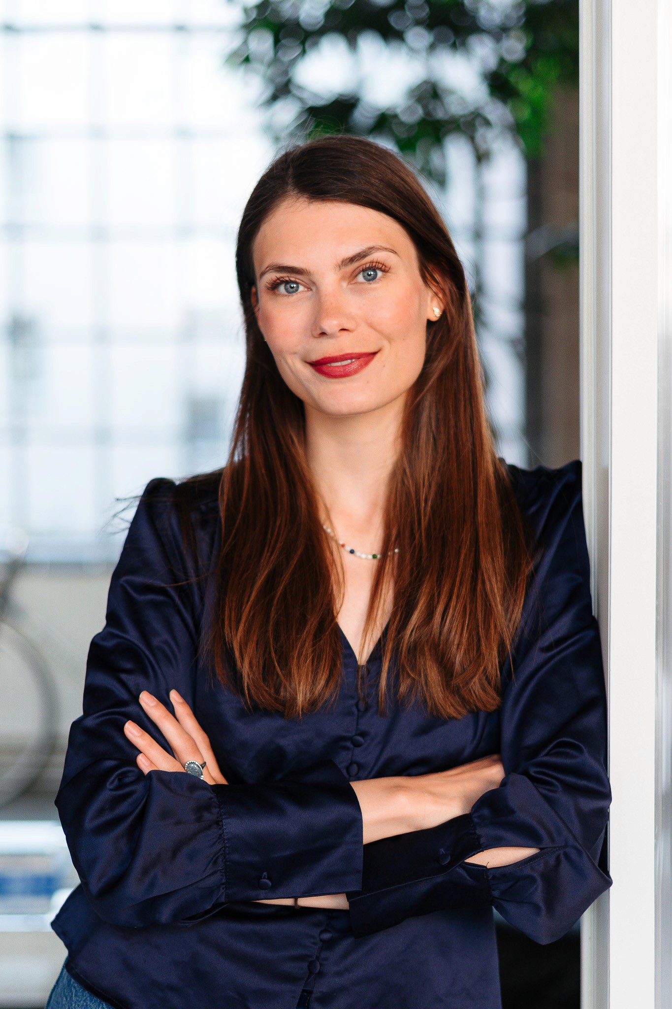 Portrait of Emmi, Team Service at DAYONE