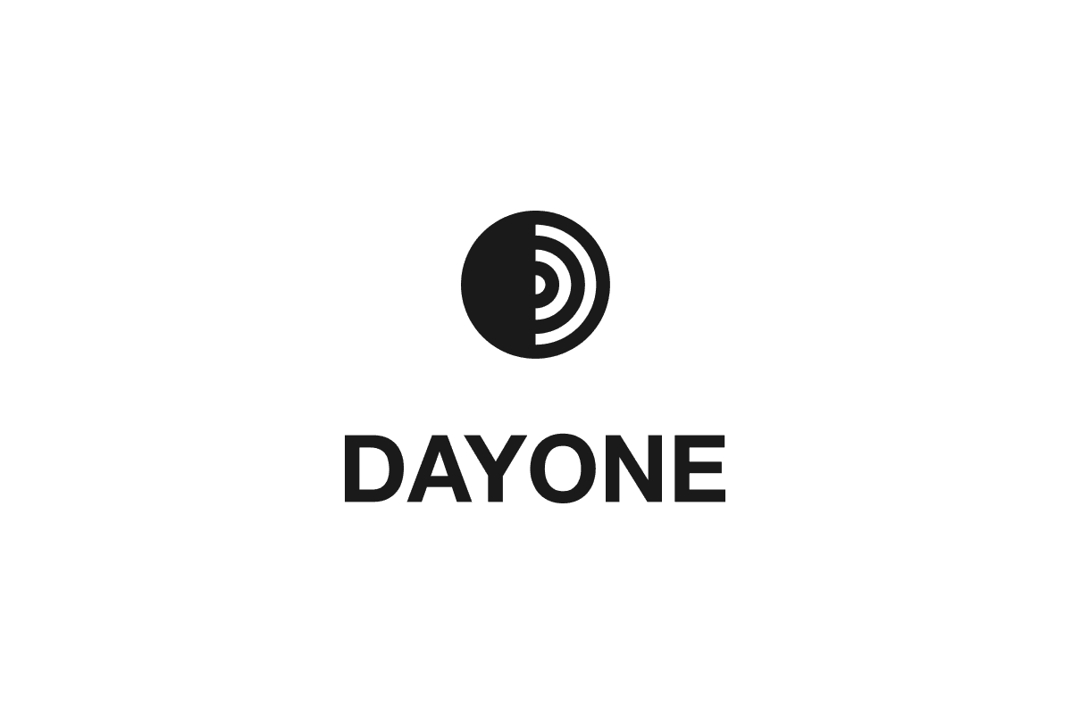 Logo von DAYONE: eine kreisfoermige Bildmarke ueber dem Schriftzug